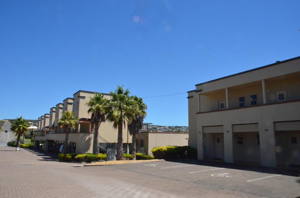 The Bluff Resort Apartments Encounter Bay Экстерьер фото