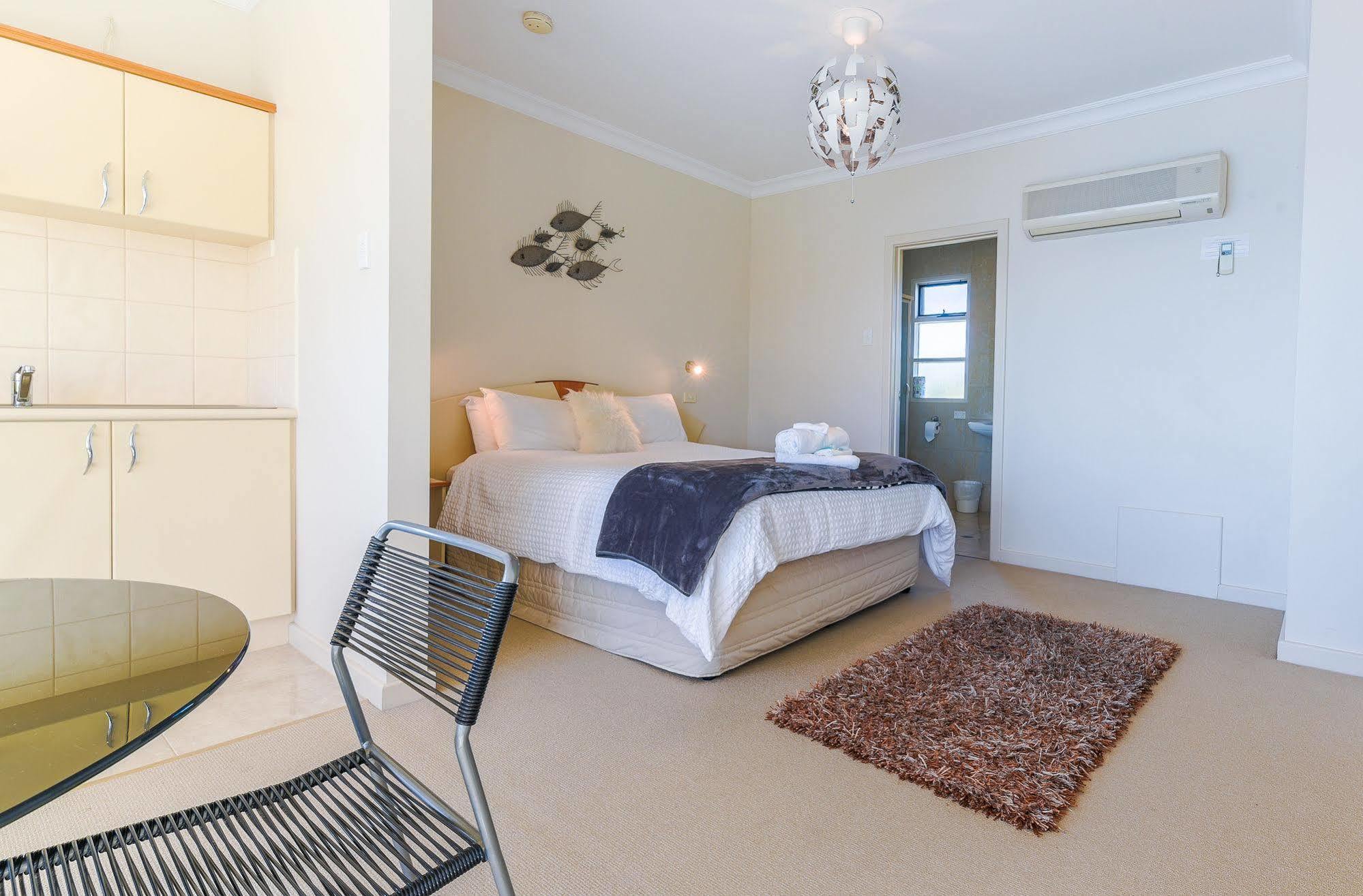 The Bluff Resort Apartments Encounter Bay Экстерьер фото