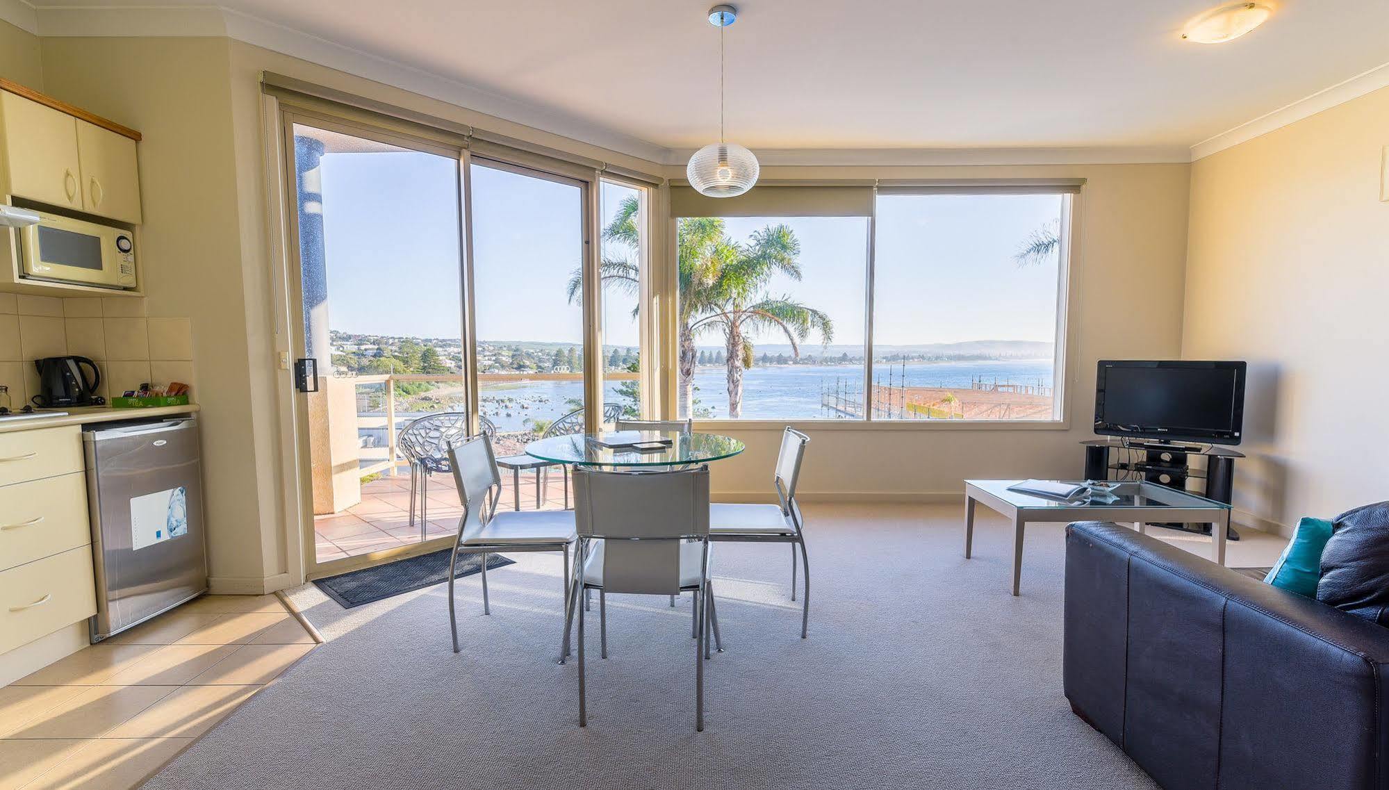 The Bluff Resort Apartments Encounter Bay Экстерьер фото