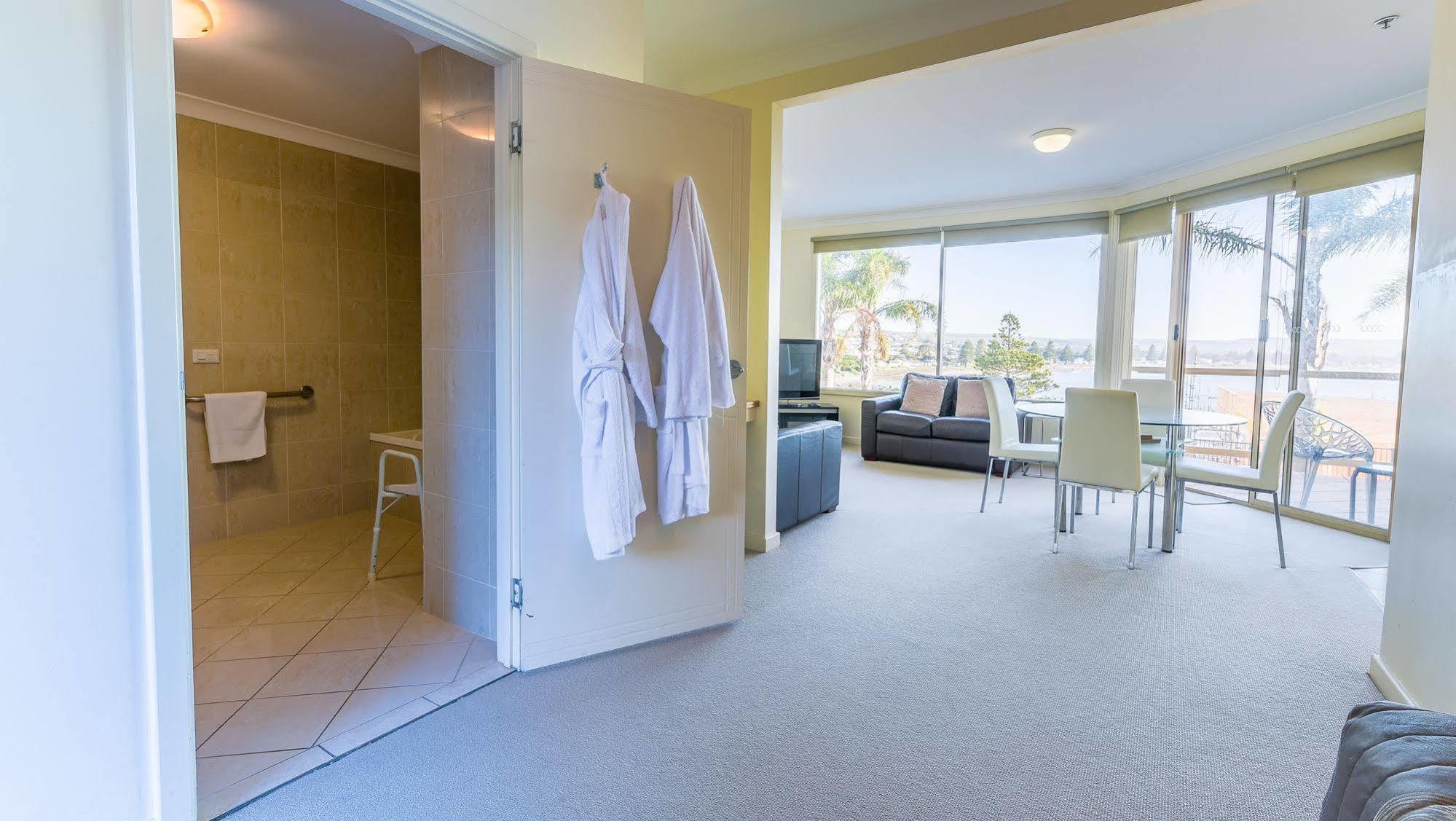 The Bluff Resort Apartments Encounter Bay Экстерьер фото